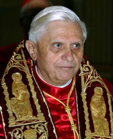 pope benedict xvi pictures. placing Pope Benedict XVI